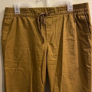Khaki chino pant